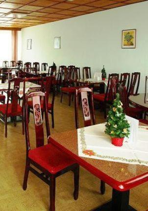 坦戈尔潘森餐厅&酒店 普伦茨劳 外观 照片